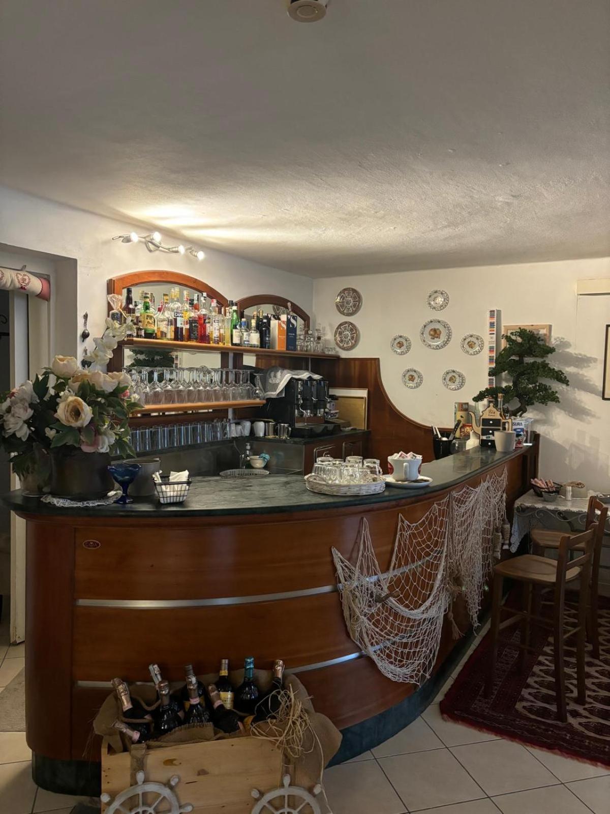 Casa Versilia Hotel Marina di Massa Bagian luar foto